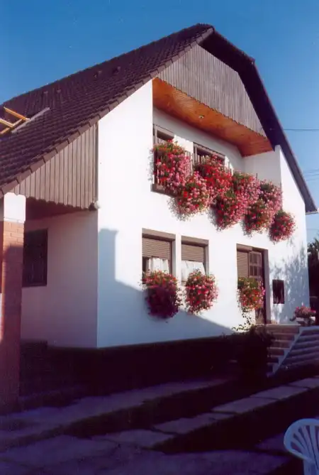 Eladó családi ház, Bábolna 5 szoba 181 m² 82.99 M Ft