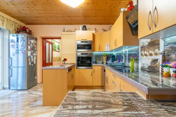 Eladó családi ház, Károlyháza 5 szoba 173 m² 99.99 M Ft Eladó családi ház, Károlyháza 5 szoba 173 m² 99.99 M Ft