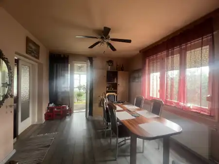 Eladó családi ház, Környe 4 szoba 150 m² 75 M Ft