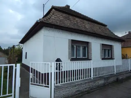Eladó családi ház, Környe 3 szoba 114 m² 62 M Ft