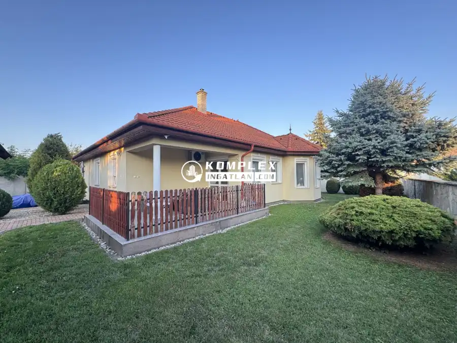 eladó családi ház, Mosonszentmiklós