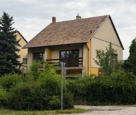 Eladó családi ház, Tata 5 szoba 200 m² 119 M Ft