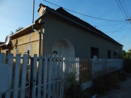 Eladó ikerház, Tatabánya 2 szoba 67 m² 34.9 M Ft