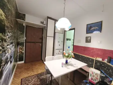 Eladó panellakás, Budapest, III. kerület 1+2 szoba 57 m² 68 M Ft