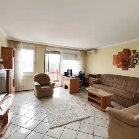 Eladó panellakás, Budapest, III. kerület 2+1 szoba 73 m² 99.9 M Ft