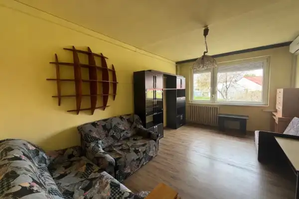 Eladó panellakás, Oroszlány 2 szoba 53 m² 32 M Ft
