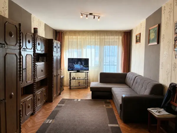 Eladó panellakás, Székesfehérvár 3 szoba 68 m² 55.9 M Ft