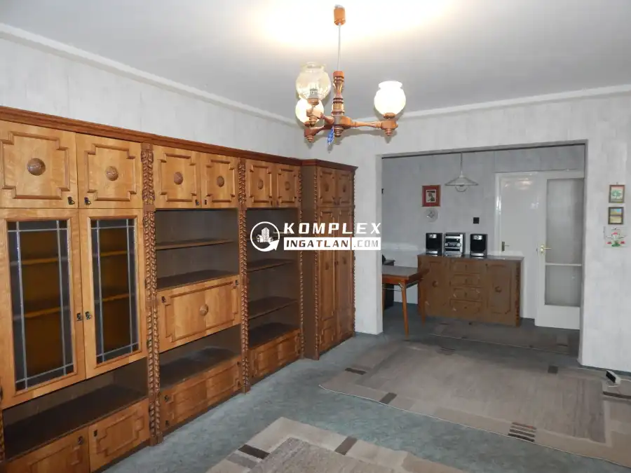 eladó panellakás, Tatabánya