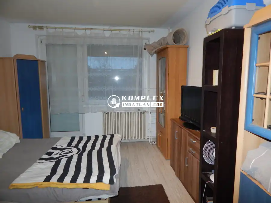 eladó panellakás, Tatabánya