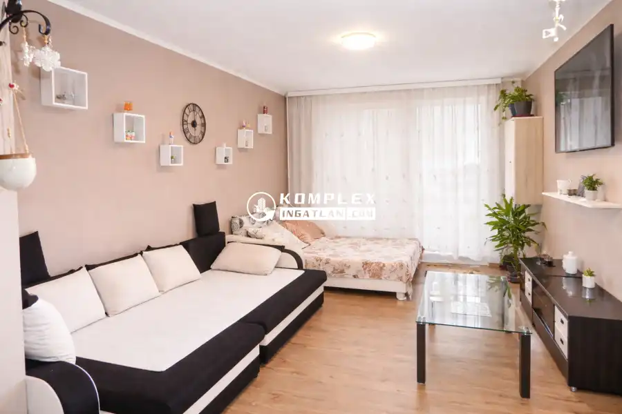 eladó panellakás, Tatabánya