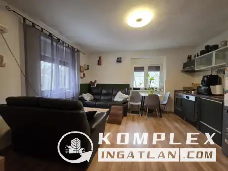 Eladó téglalakás, Dunaújváros 2+1 szoba 50 m² 39.6 M Ft