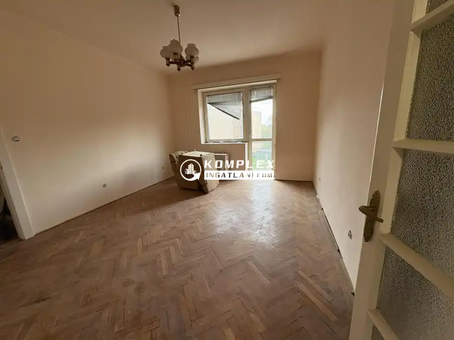 eladó téglalakás, Győr