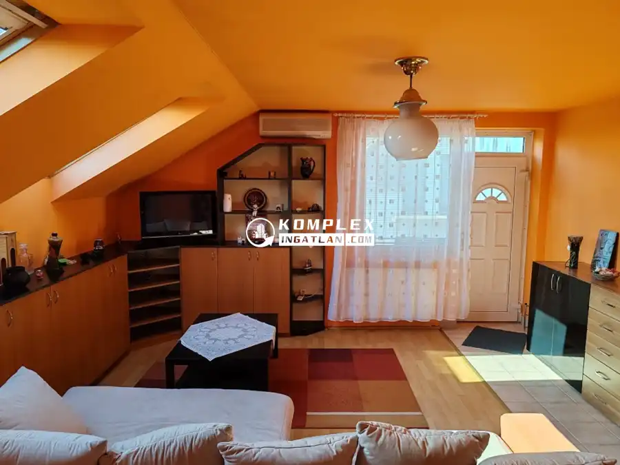 eladó téglalakás, Győr