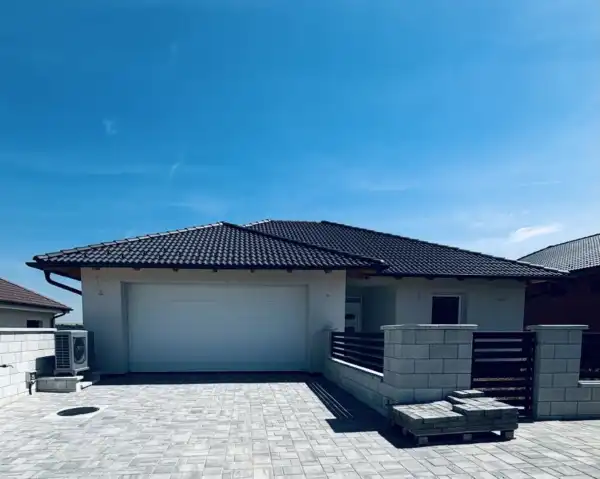 Eladó új építésű családi ház, Környe 5 szoba 180 m² 159.6 M Ft Eladó új építésű családi ház, Környe 5 szoba 180 m² 159.6 M Ft