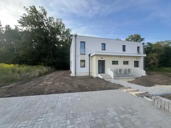 Eladó új építésű ikerház, Tata 5 szoba 125 m² 129.9 M Ft