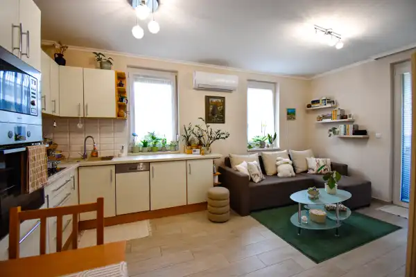 Eladó újszerű téglalakás, Mosonmagyaróvár 1 szoba 46 m² 58.5 M Ft