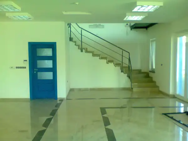 Eladó üzlethelyiség utcai bejáratos, Mosonmagyaróvár 2 szoba 122 m² 96.8 M Ft