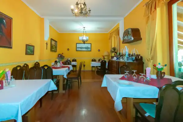 Eladó vendéglátás, Várbalog 325 m² 150 M Ft