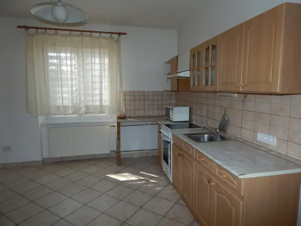 Kiadó téglalakás, Tatabánya 1+1 szoba 43 m² 140 E Ft/hó