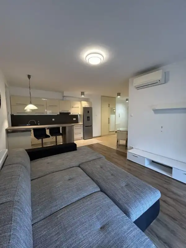 Kiadó újszerű téglalakás, Győr 3 szoba 66 m² 230 E Ft/hó