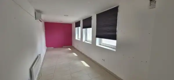 Kiadó üzlet, Tatabánya 1 szoba 21 m² 80 E Ft/hó + Áfa